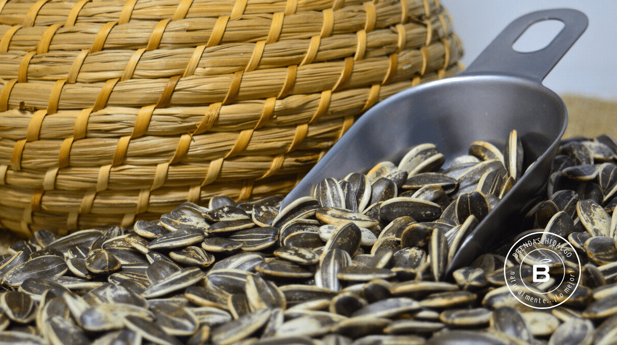 Sunflower seed with peel